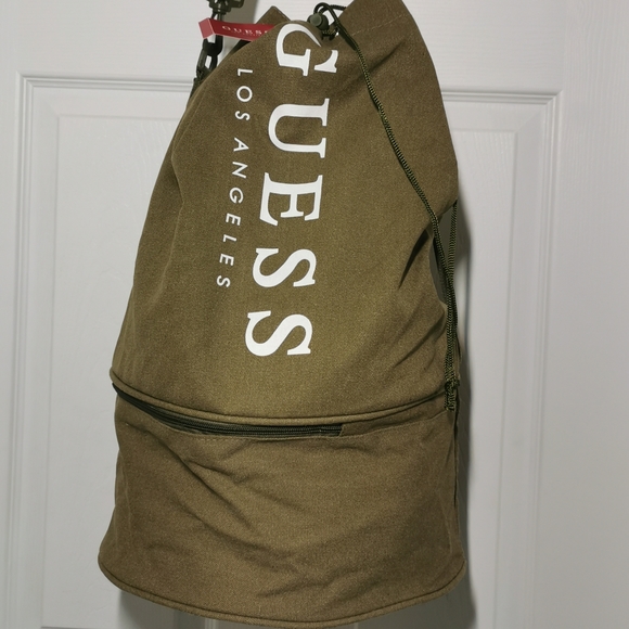 Unisex large Guess bucket bag - Picture 4 of 4
